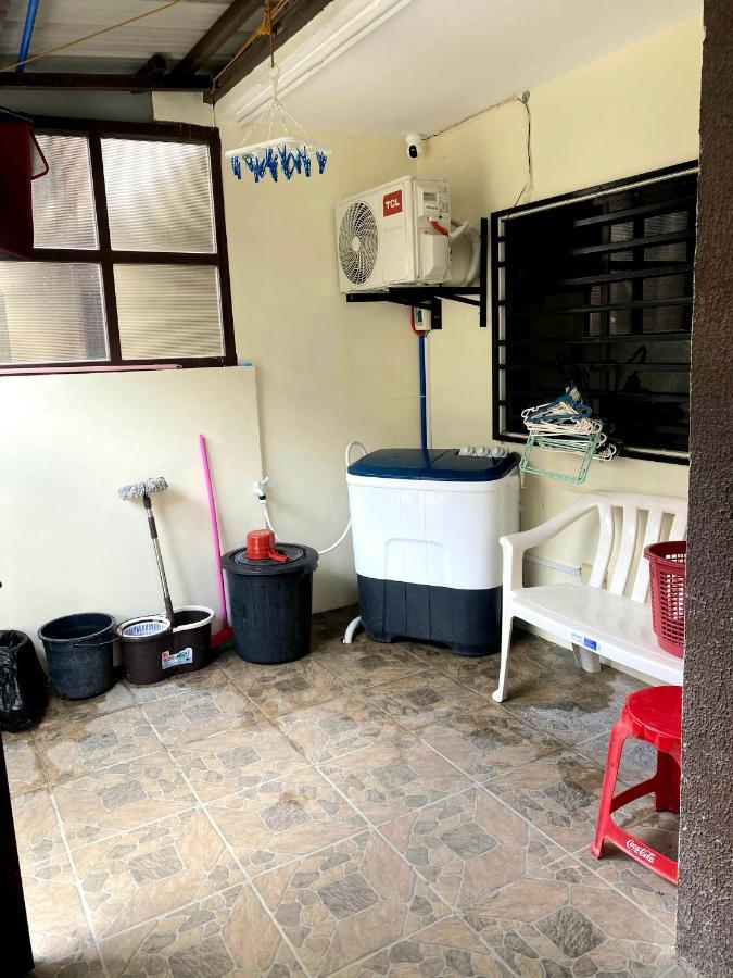 2 Bedroom Townhouse In Bacolod City Eksteriør billede